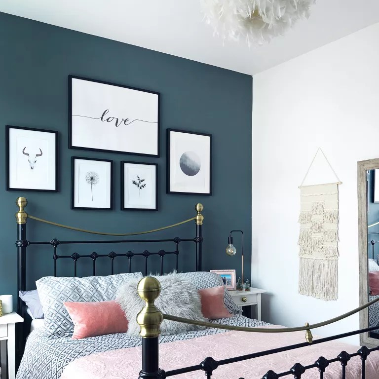 11-10-ideias-para-decorar-a-parede-do-quarto Parede com quadros