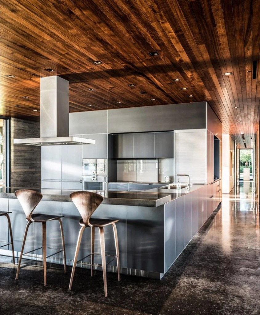 7-10-cozinhas-com-metal-em-destaque Cozinha com metal em destaque