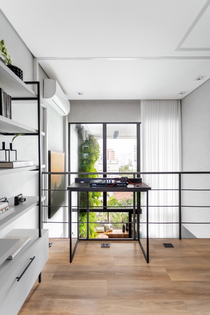 Duplex de 97 m² tem espaço para festas e lavabo instagramável. Projeto de Zabka Closs Arquitetura.