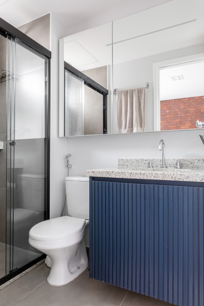 Duplex de 97 m² tem espaço para festas e lavabo instagramável. Projeto de Zabka Closs Arquitetura.