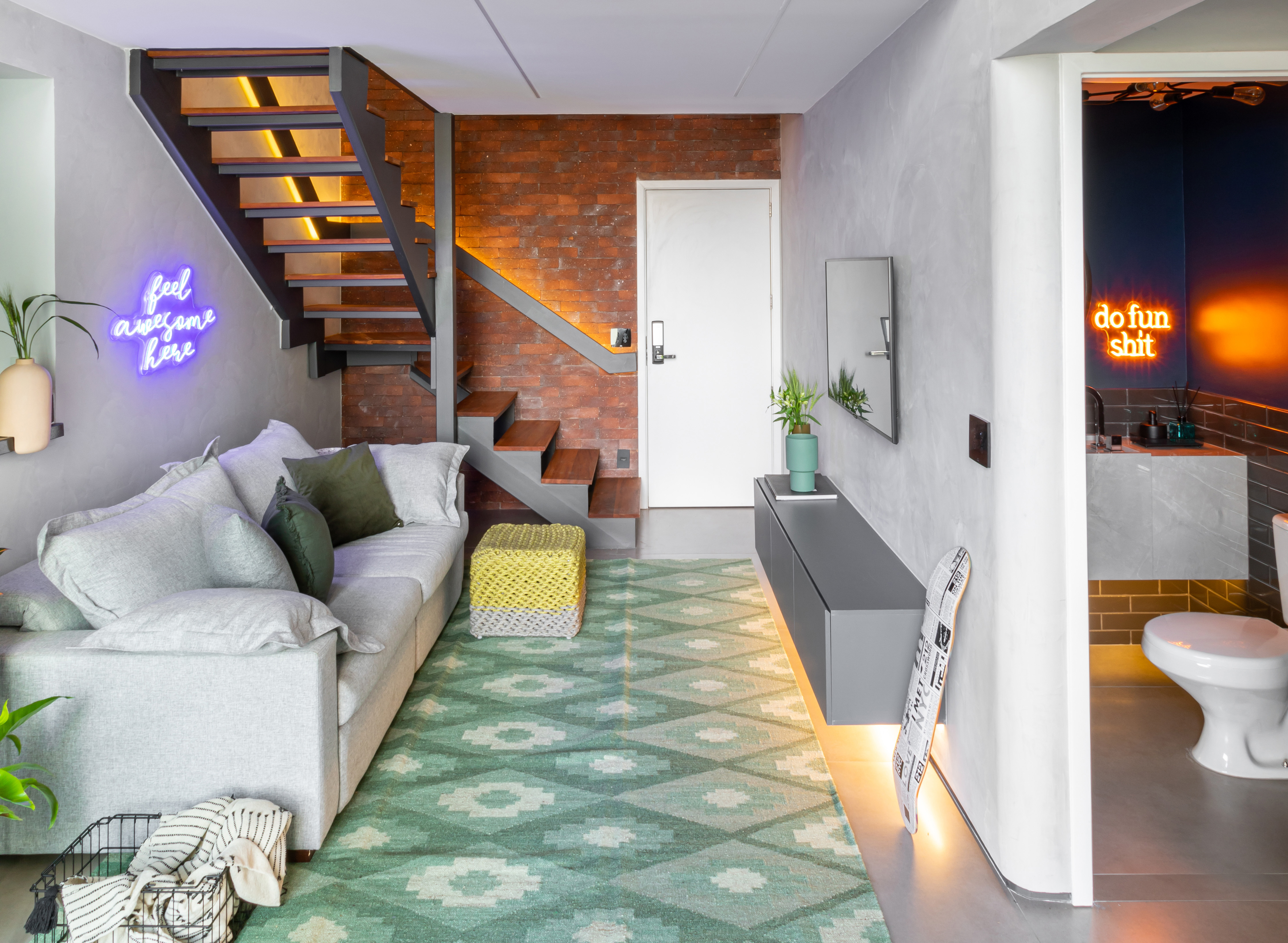 Dúplex de 97 m² tem espaço para festas e lavabo instagramável