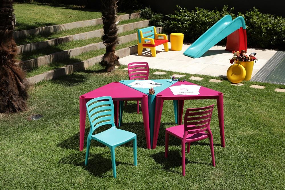 Mesa e Cadeira Sofia Infantil + Linha Playground Tramontina.