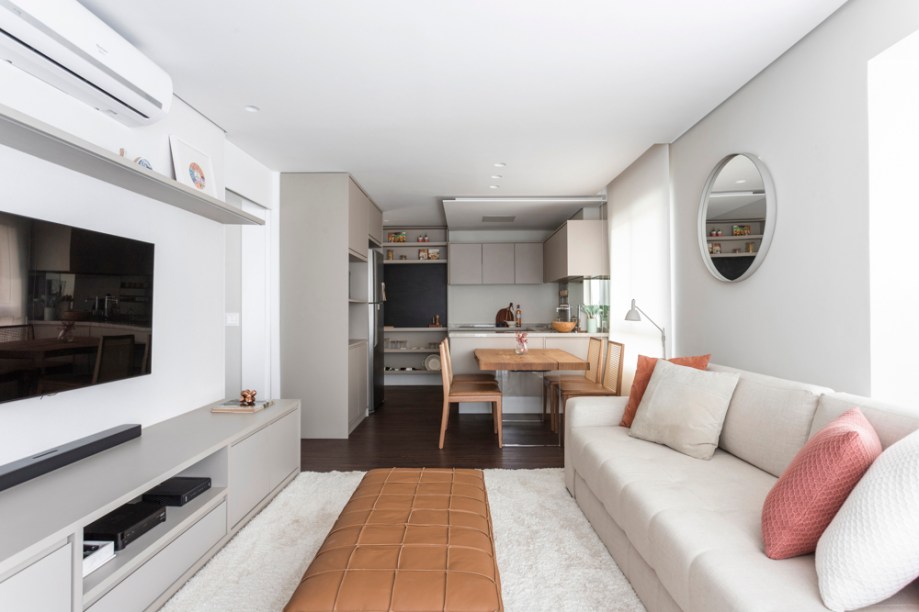 Dois estúdios unidos criam este apartamento de 64 m² em São Paulo