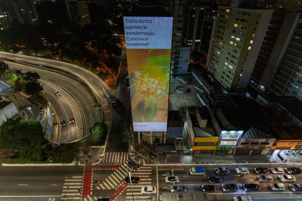 Projeção em empena de prédio na região da Avenida Paulista |Virada Sustentável 2021