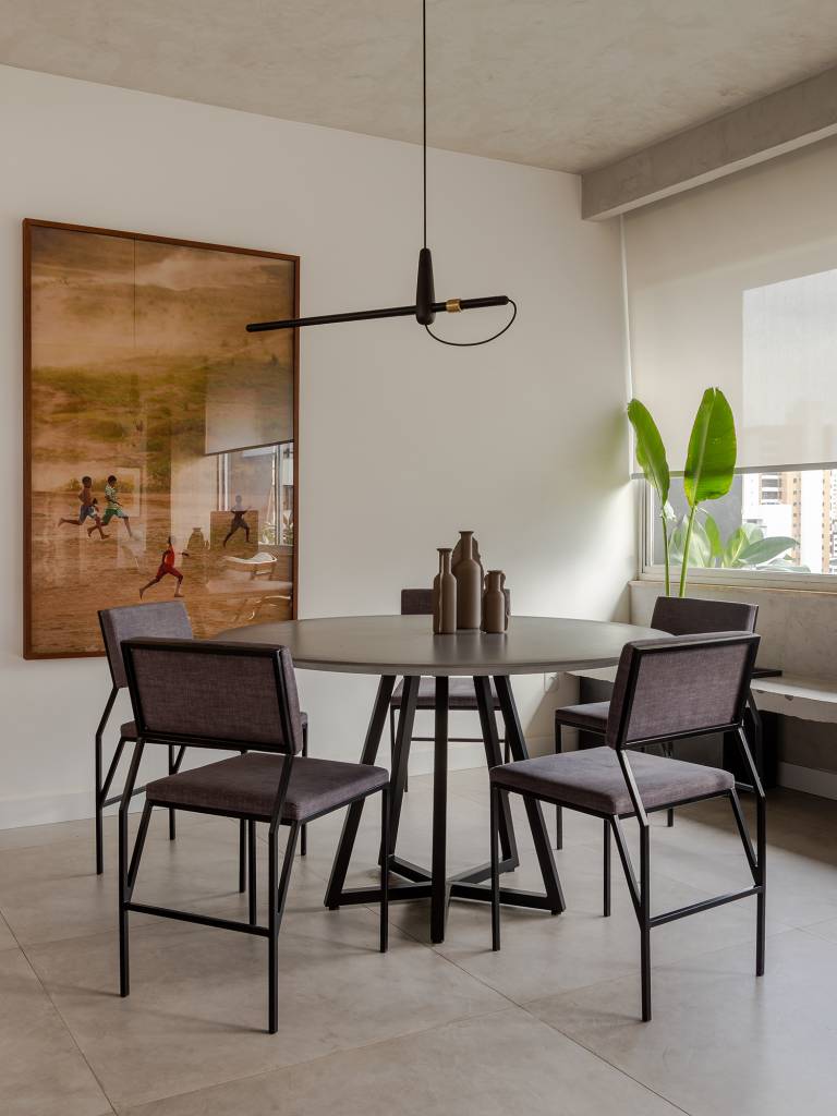 apartamento-da-decada-de-80-ganha-novo-layout-e-decor-contemporanea-gabriela-daltro (13) apartamento gabriel magalhaes decor contemporaneo sala jantar mesa cadeira