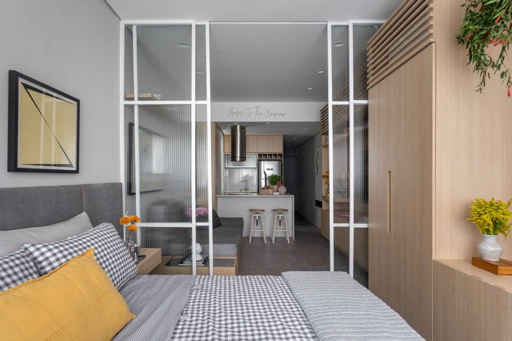 Apartamento pequeno; apartamento compacto; quarto; porta de correr
