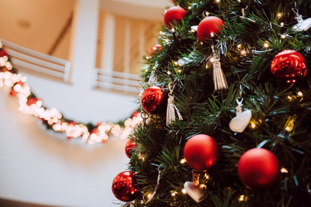 7 árvores de Natal luxuosas espalhadas pelo mundo 