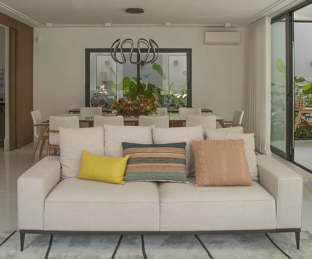 Sala de estar; sofá; como cuidar do sofá; sofá branco