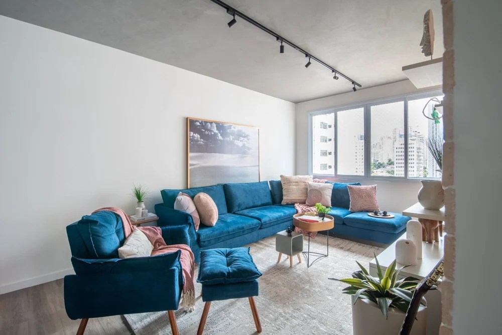 Sala de estar; sofá; como cuidar do sofá; sofá azul