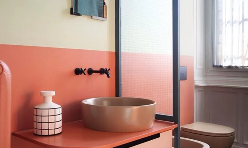 Banheiro; banheiro colorido; cuba colorida; meia parede