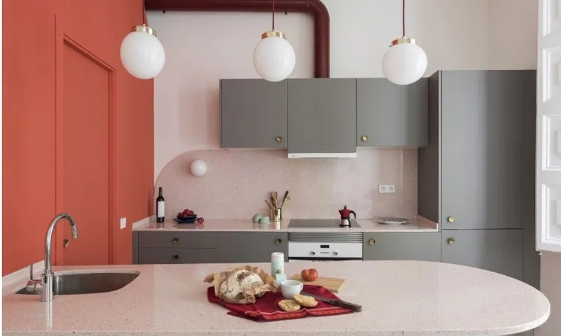Cozinha; cozinha colorida; luminária esférica