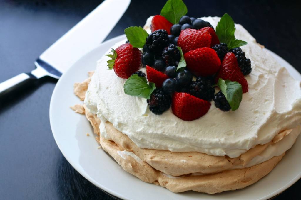 Pavlova; sobremesa