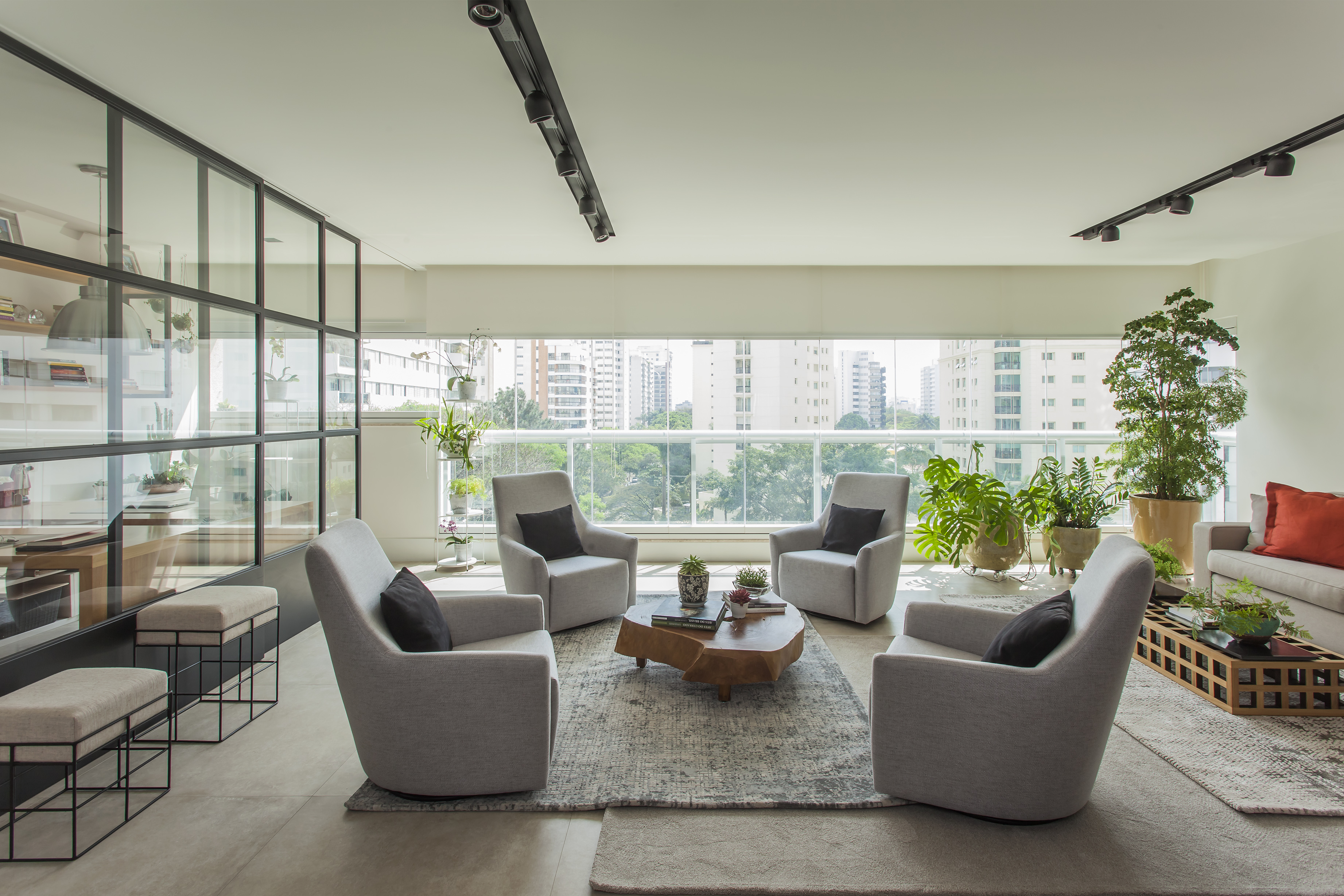 Apê de 275 m² ganha décor moderno e aconchegante com toques industriais