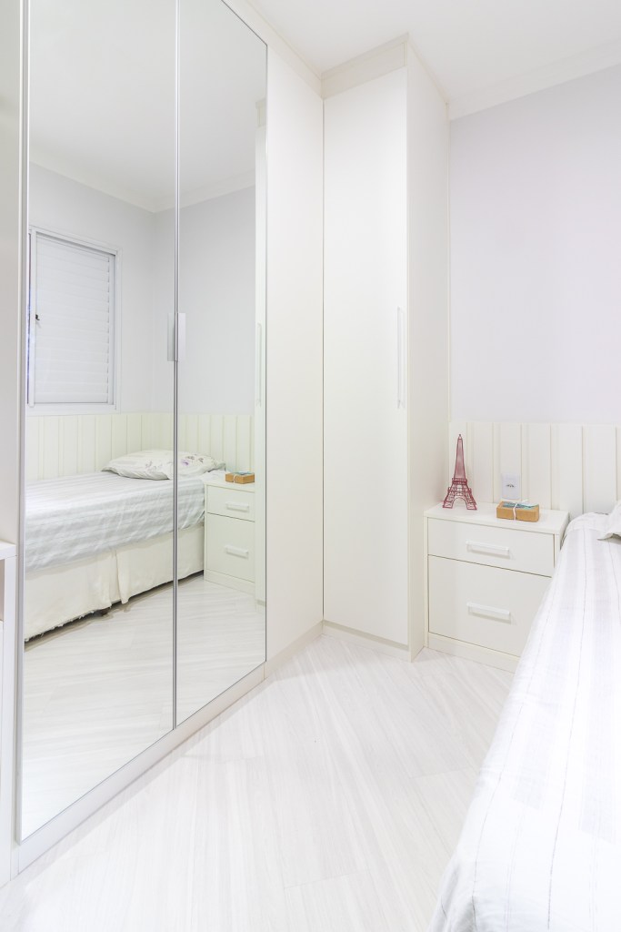 apartamento-de-72-m²-ganha-conforto-e-otimizacao-com-poucas-intervencoes-quarto Apartamento 72 m² Luciana Patriarcha quarto casal