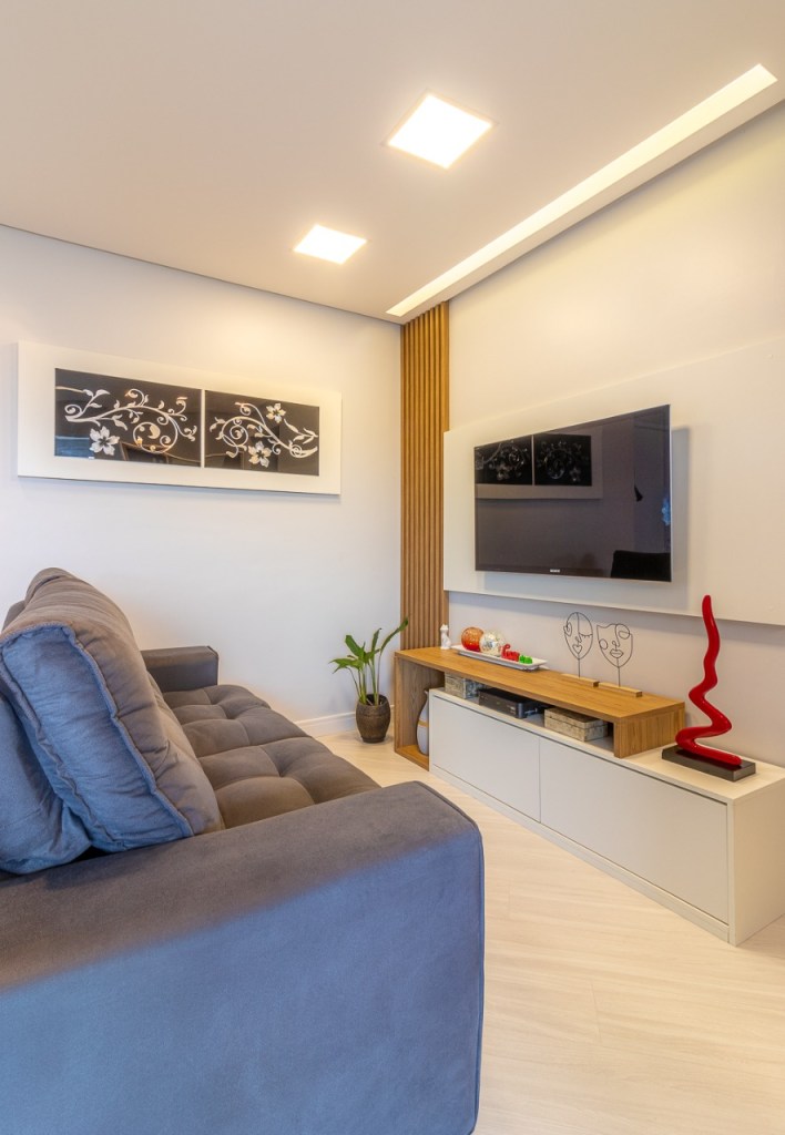 apartamento-de-72-m²-ganha-conforto-e-otimizacao-com-poucas-intervencoes-sala (1) Apartamento 72 m² Luciana Patriarcha sala tv estar