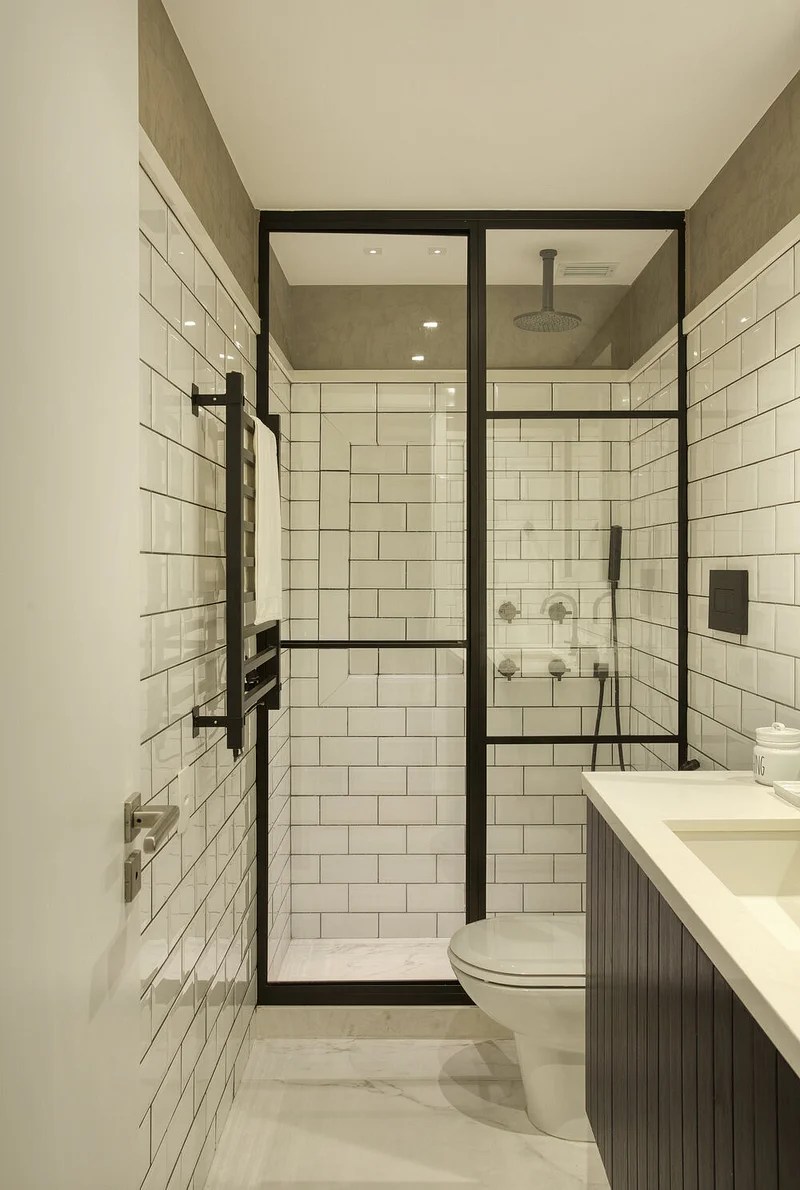 Banheiro; subway tiles; box de vidro