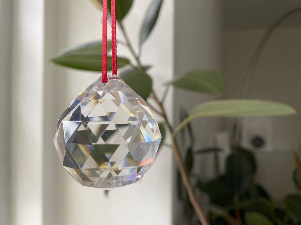 feng-shui-5-dicas-para-preparar-casa-para-abundancia-the-spruce-cristal Feng Shui; cristal