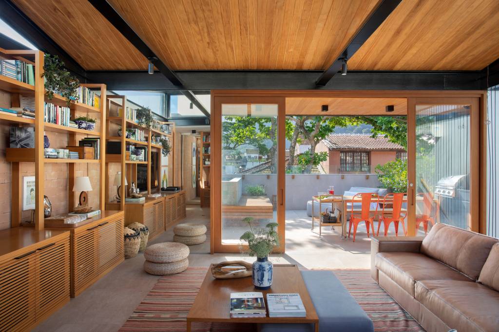 Sala; terraço; varanda; madeira
