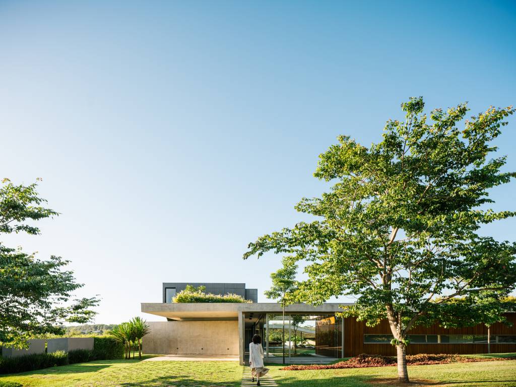 Casa de fazenda; jardim;