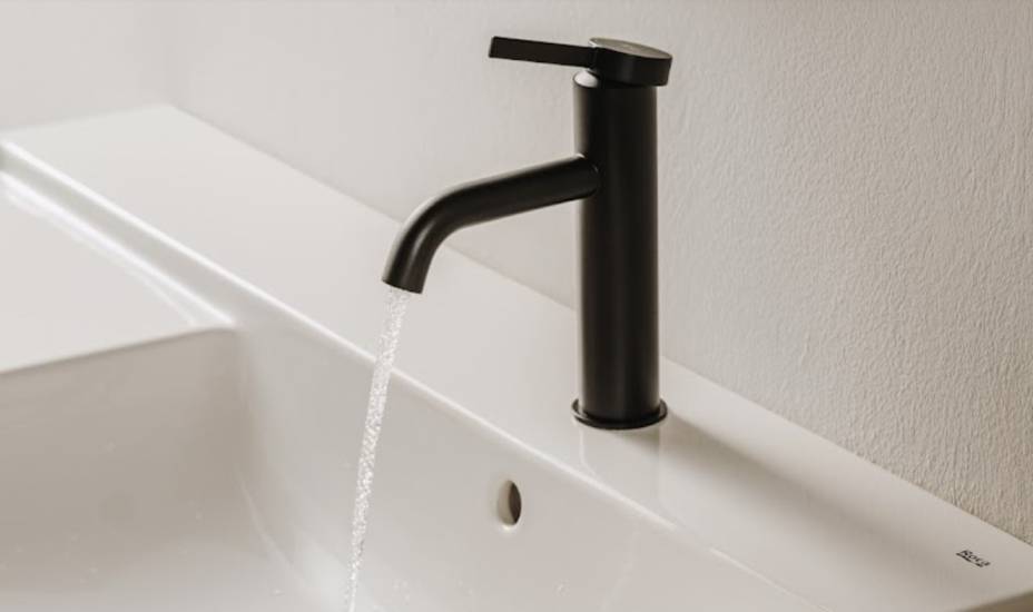 Ona: um dos elementos mais singulares da Coleção Ona são os monocomandos. Com tecnologia Cold Start, limitador de fluxo e um cartucho cerâmico com diâmetro reduzido, os monocomandos possuem maior eficiência e economia, tanto no consumo de água, quanto de energia. Ona: um dos elementos mais singulares da Coleção Ona são os monocomandos. Com tecnologia Cold Start, limitador de fluxo e um cartucho cerâmico com diâmetro reduzido, os monocomandos possuem maior eficiência e economia, tanto no consumo de água, quanto de energia.