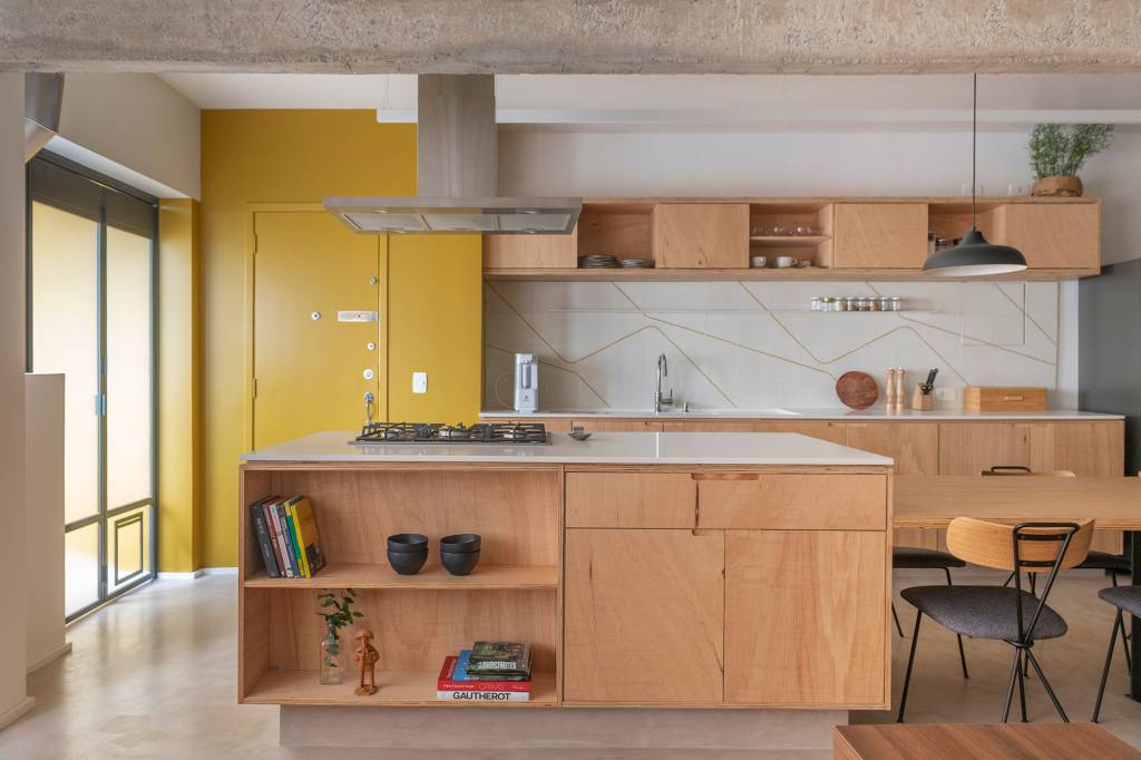 mix-carioca-paulista-lavanderia-vira-varanda–ape-120-m2-cota760-credito-cris-farhat-cozinha-americana(9) mix carioca paulista lavanderia vira varanda apê 120 m2 COTA760 Arquitetura decoração cozinha ladrilho hidraulico madeira armario bancada mesa cadeira sala jantar americana