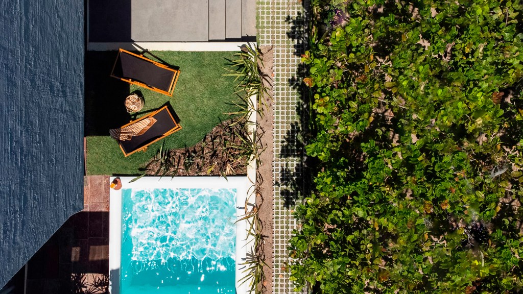 Casa sustentável Bahia conceito rústico elementos regionais Alphaz Concept decoração jardim piscina paisagismo