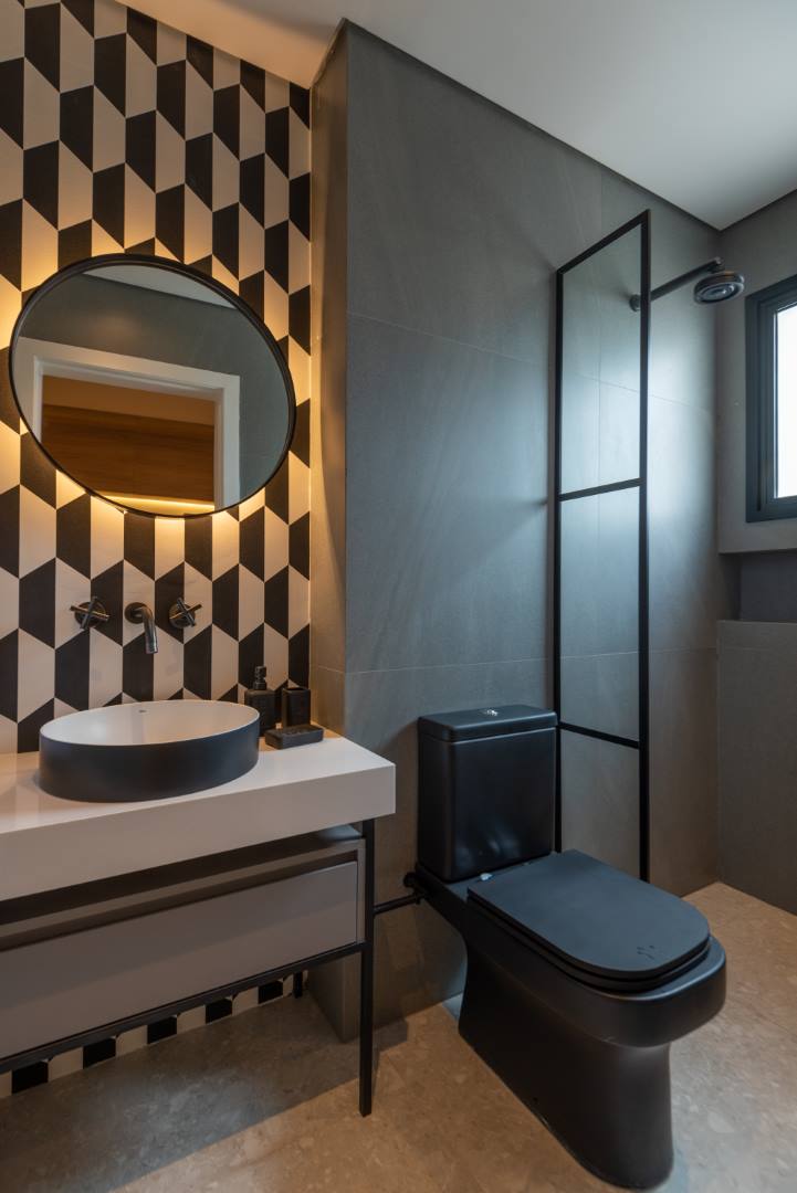 Materiais naturais plantas cloffice apê 116 m2. Bia Hajnal decoracao tons neutros apartamento banheiro espelho pia