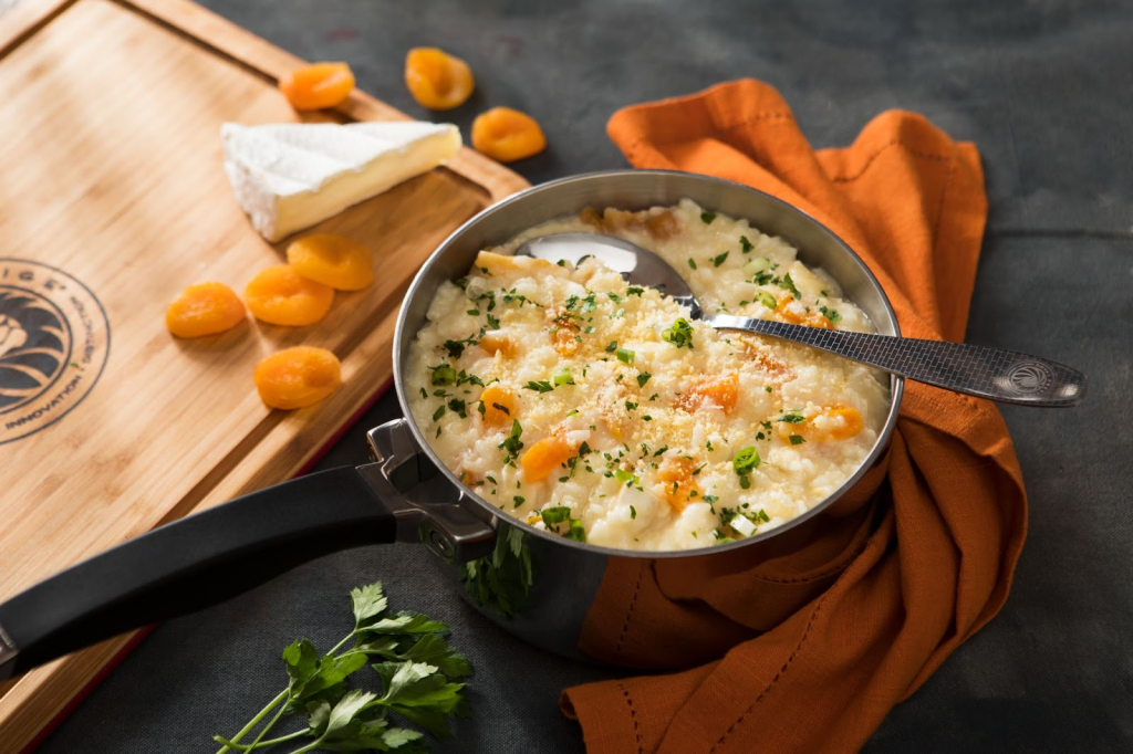 Risoto de queijo brie e damasco