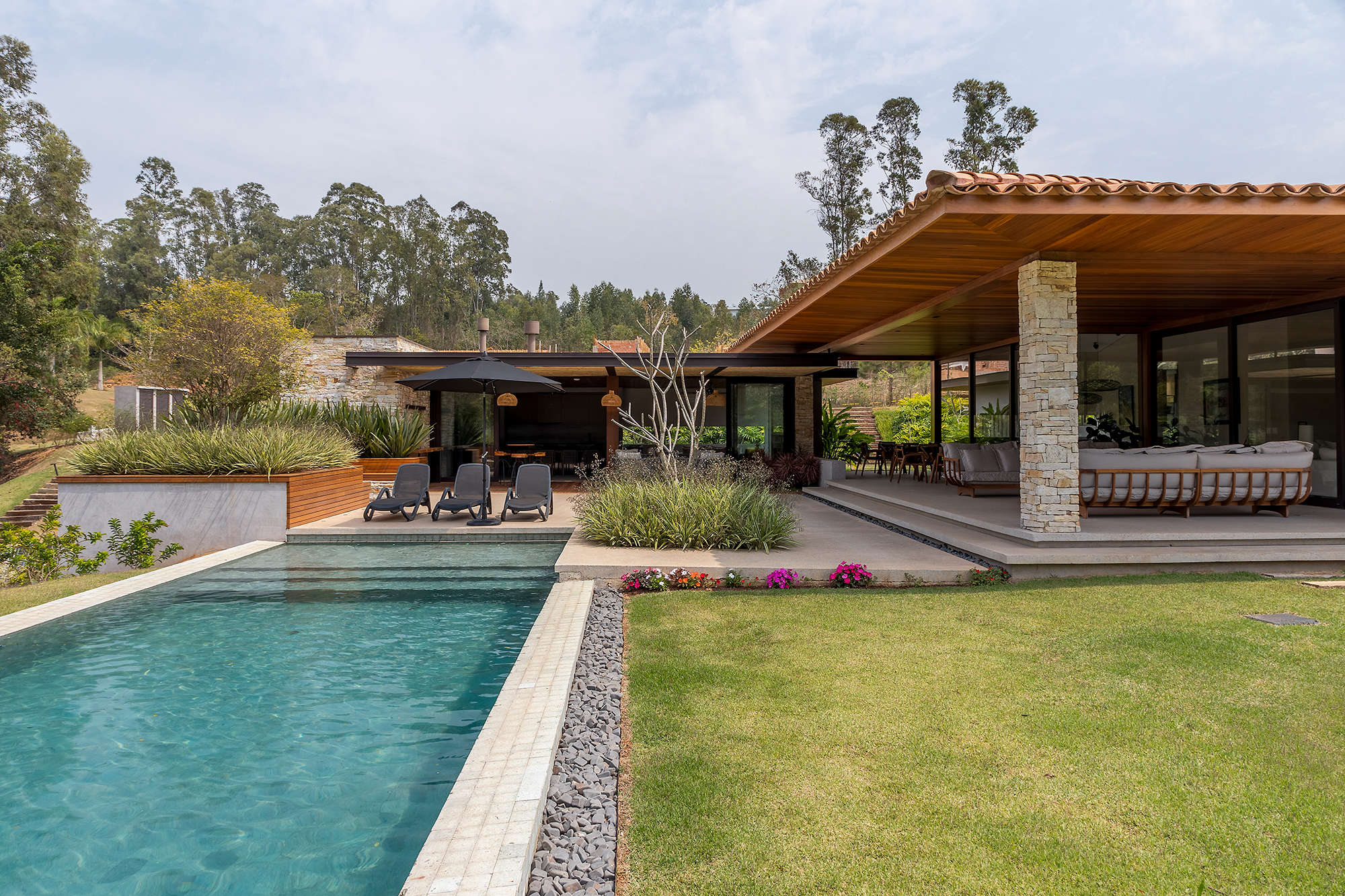 Casa campo vista natureza todos ambientes Gilda Meirelles Arquitetura jardim varanda paisagismo fachada piscina