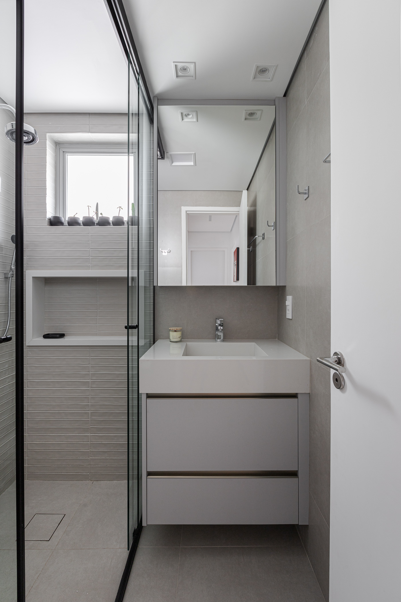 Cozinha inox marcenaria verde apartamento 95 m2 Inovando Arquitetura decoração banheiro box espelho cinza