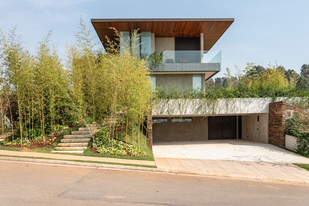Terreno aclive mirantes natureza casa 850 m2 Gilda Meirelles Arquitetura campo decoração jardim madeira paisagismo fachada