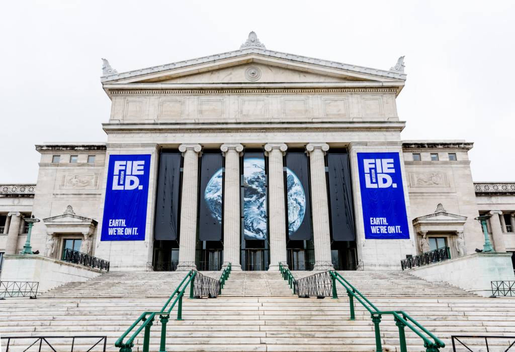 museus-chicago-field-museum-exterior-photo-by-lucy-hewett Field Museum