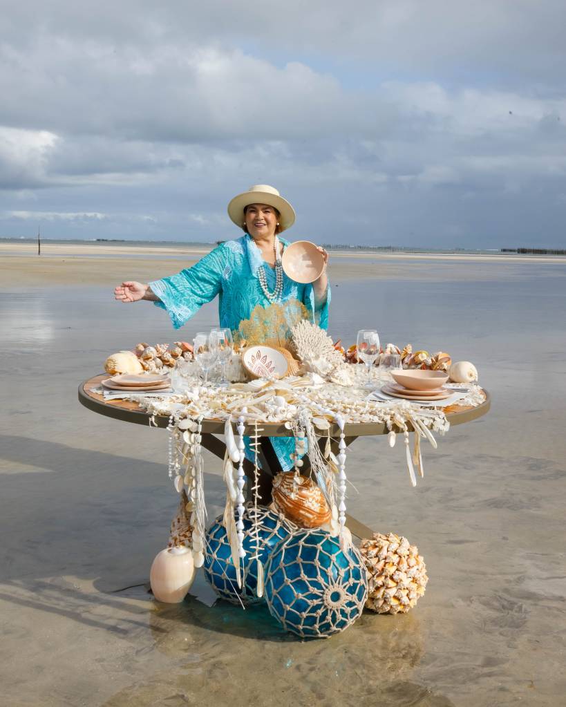 Martha Medeiros lança coleção de mesa posta inspirada na Flor do Mandacaru