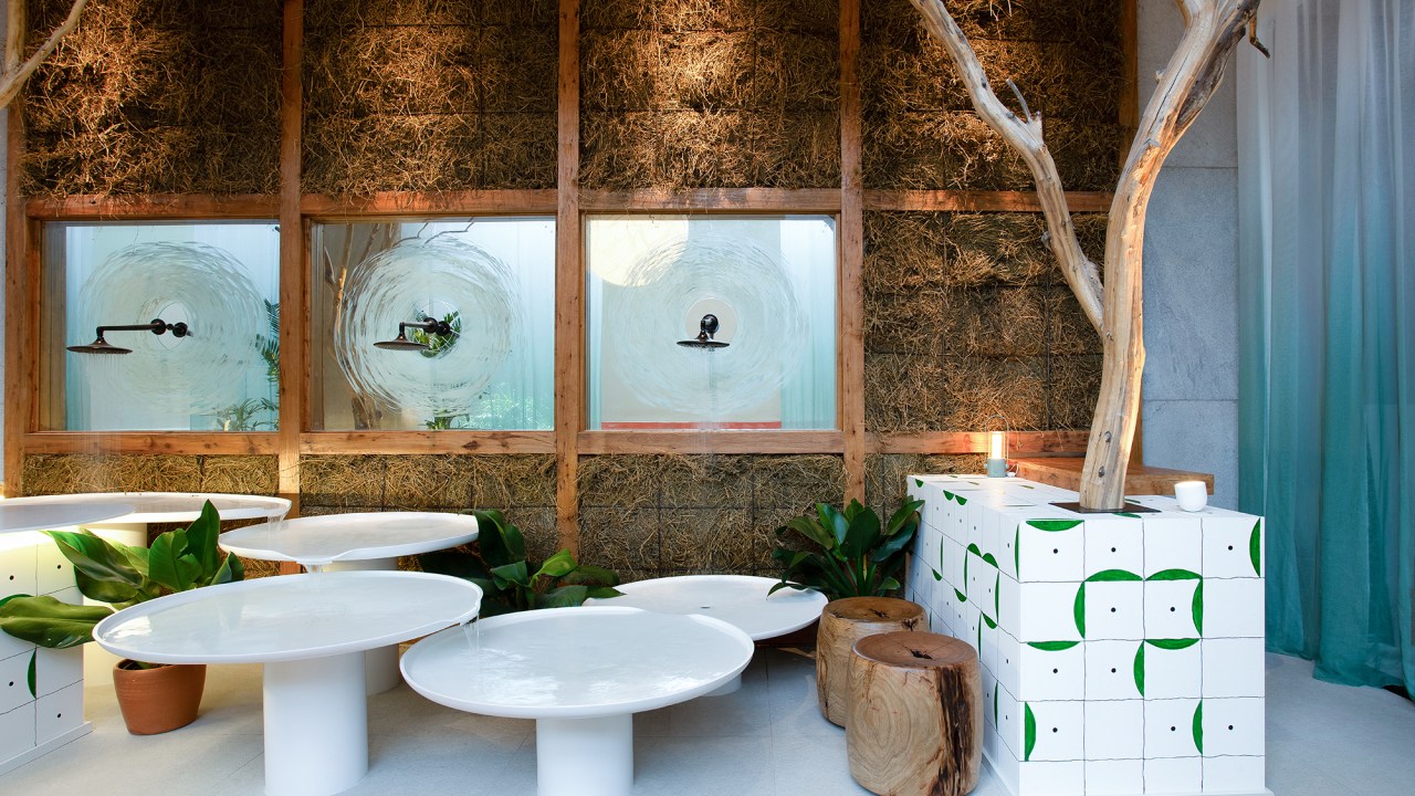 Banheiro inspirado no Pantanal traz reflexão sobre o meio ambiente. Projeto de Ivan Guimaraes para a CASACOR Mato Grosso do Sul.