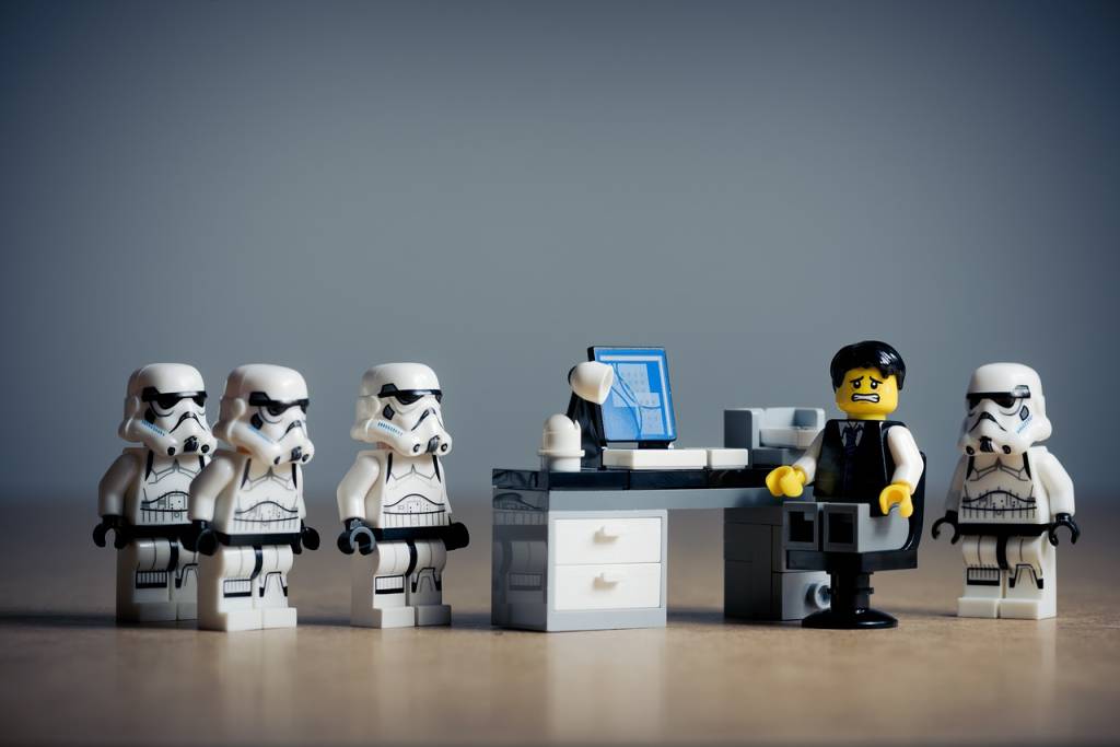 lego-pixabay Cronograma da limpeza: aprenda a deixar a casa limpa e organizada