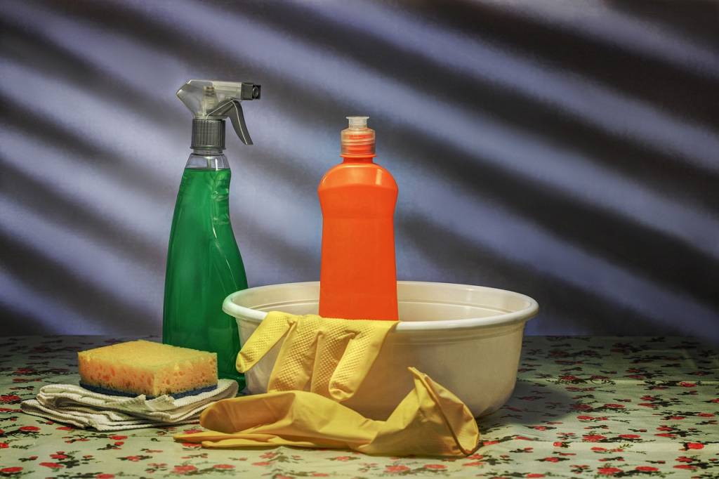 Misturinha de limpeza: três combinações para não fazer em casa