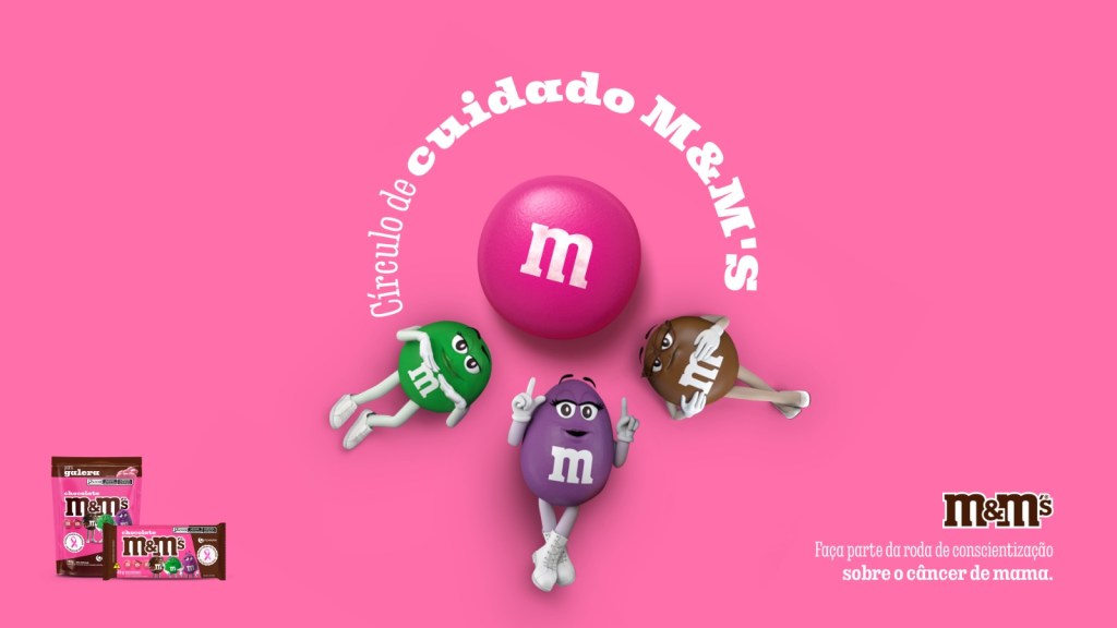 M&M’S traz chocolate rosa em mês da conscientização sobre o câncer de mama. Na foto,