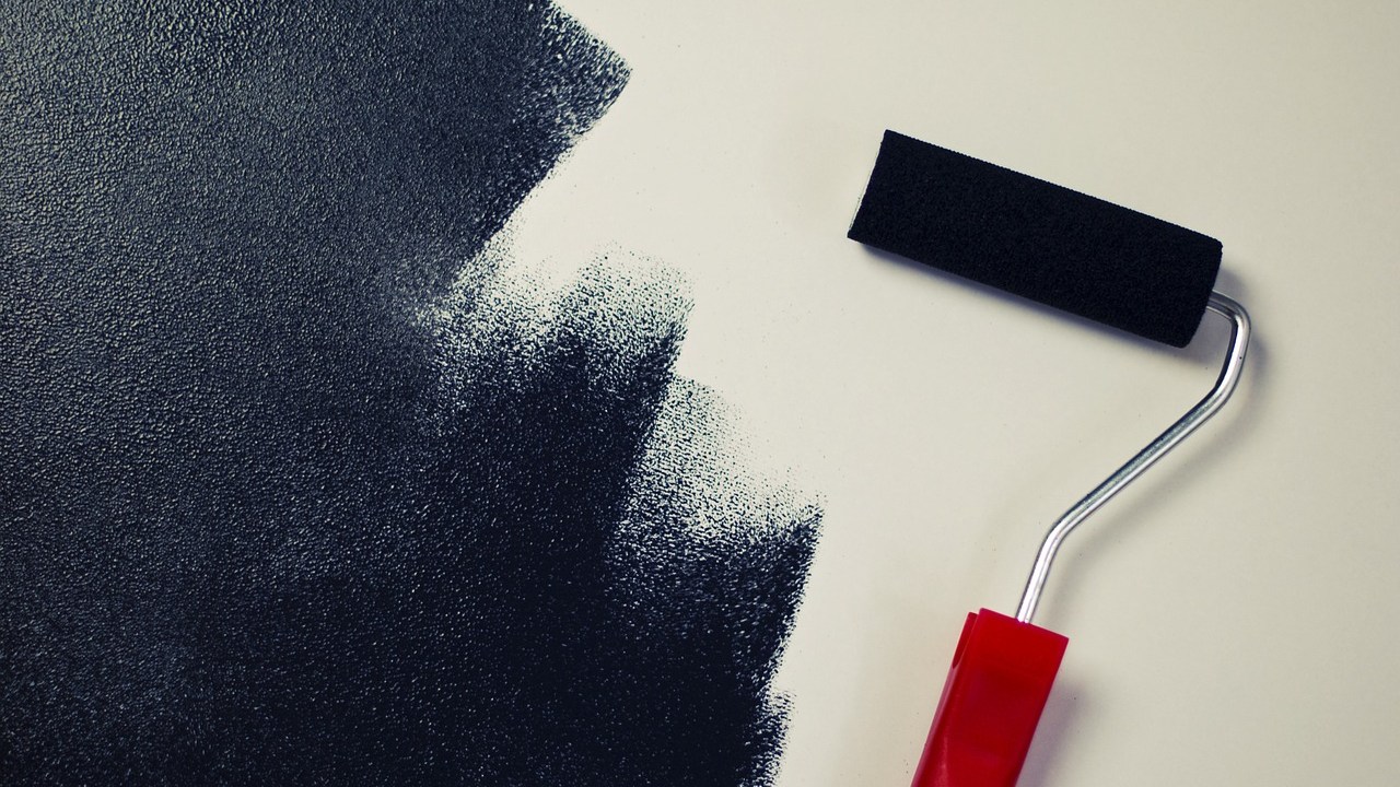 Aprenda a pintar as paredes da casa em 6 passos