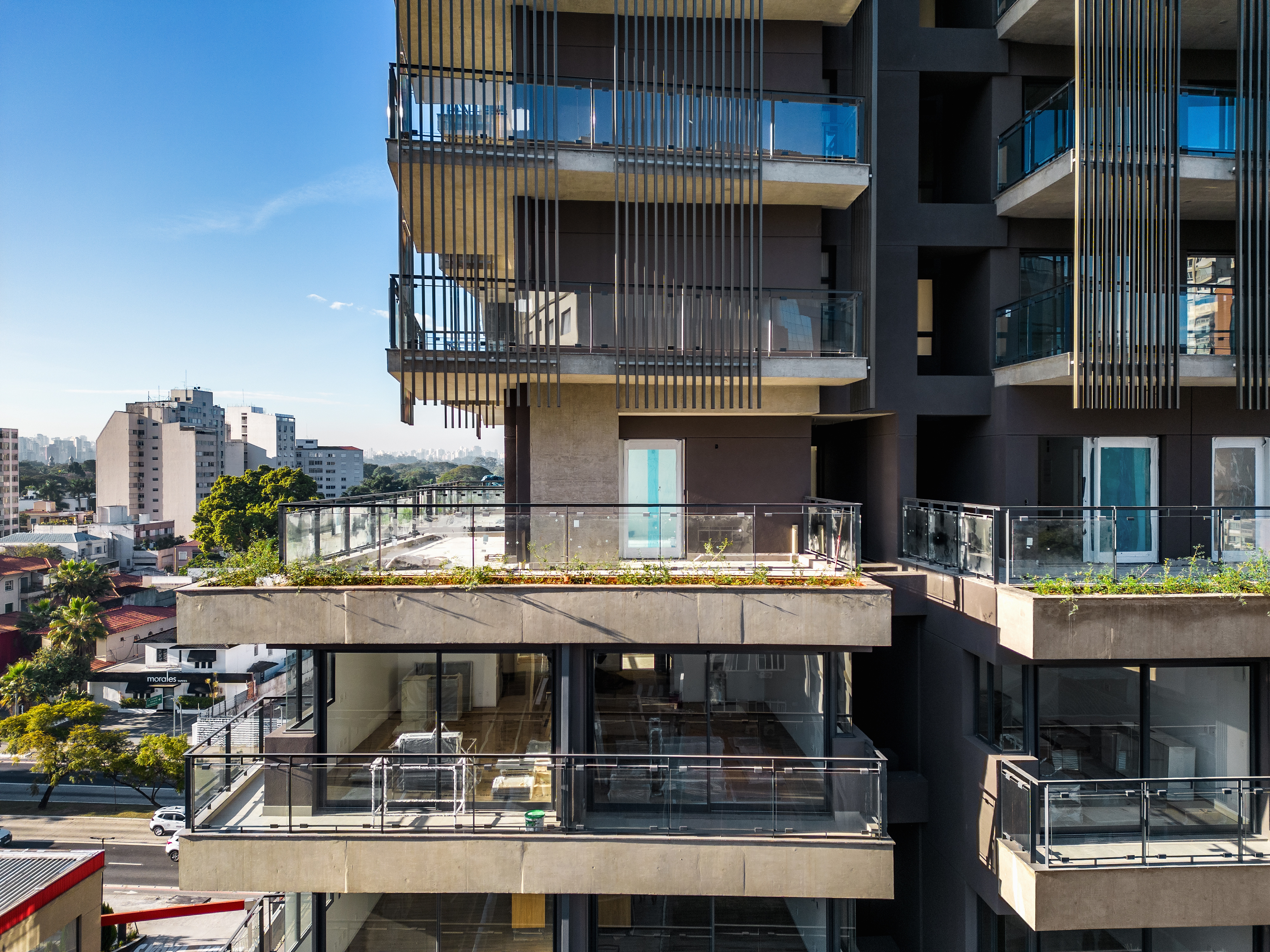 SPBR Arquitetos assina edifício com 20 mil m² e 220 apartamentos. Projeto de SPBR. Na foto, vista da fachada.