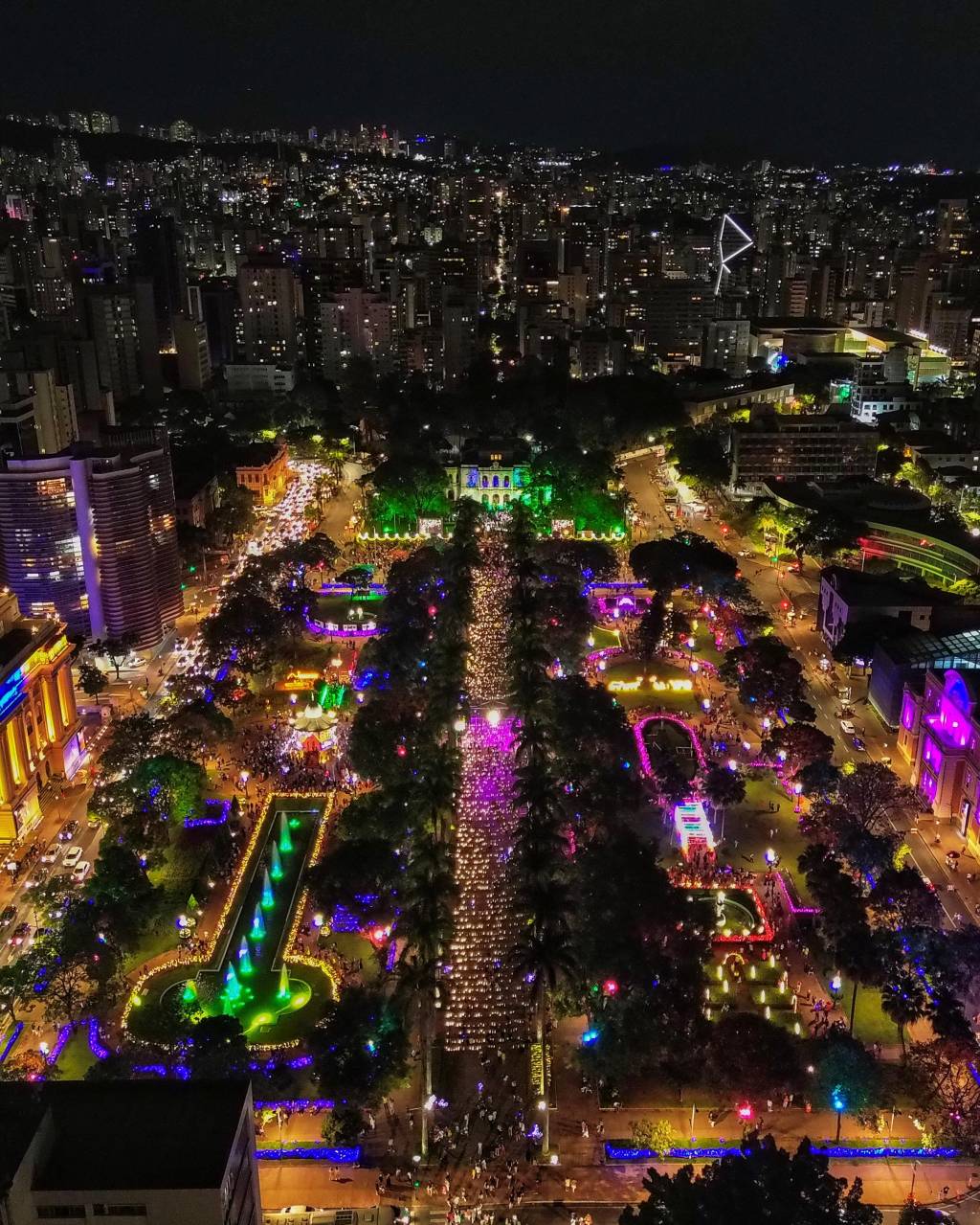 Natal da Praça da Liberdade, em BH, homenageia a arte e o povo mineiro