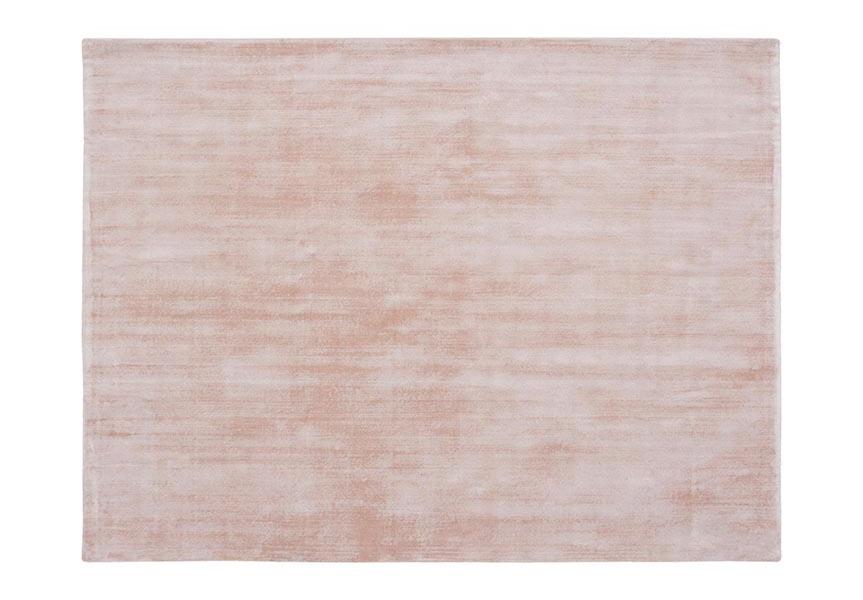 Peach fuzz: 13 sugestões para usar na decoração da casa. Tapete da By Kamy.