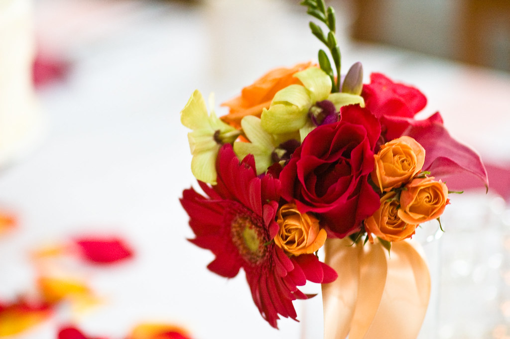 Qual melhor flor para centro da mesa de Natal? Veja 3 espécies lindas. Buquê de flores coloridas.