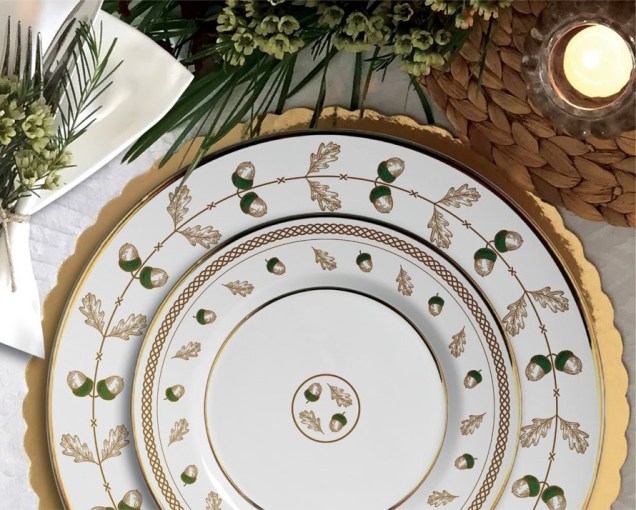 Linhas Seasons e Classic Nuts, da Alleanza Cerâmica, que destacam as cores verde e dourado, além de homenagearem símbolos clássicos do Natal como o pinheiro e as nozes.