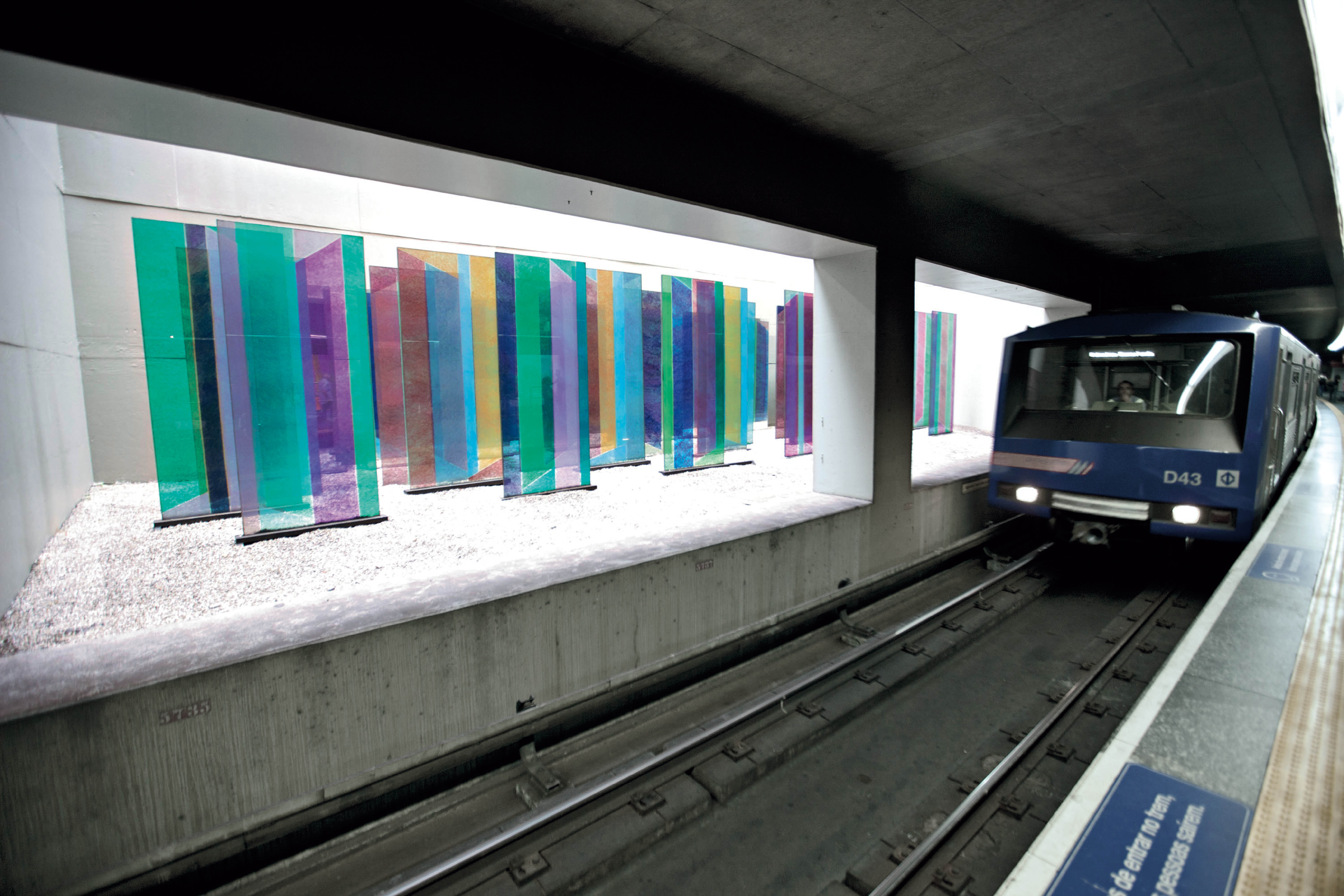 Aniversário de SP: quatro obras de arte do metrô são restauradas