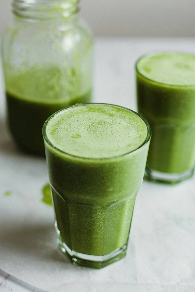 Dia da Ressaca: 4 receitas para dar aquela “faxina” no organismo. Na foto, suco verde.