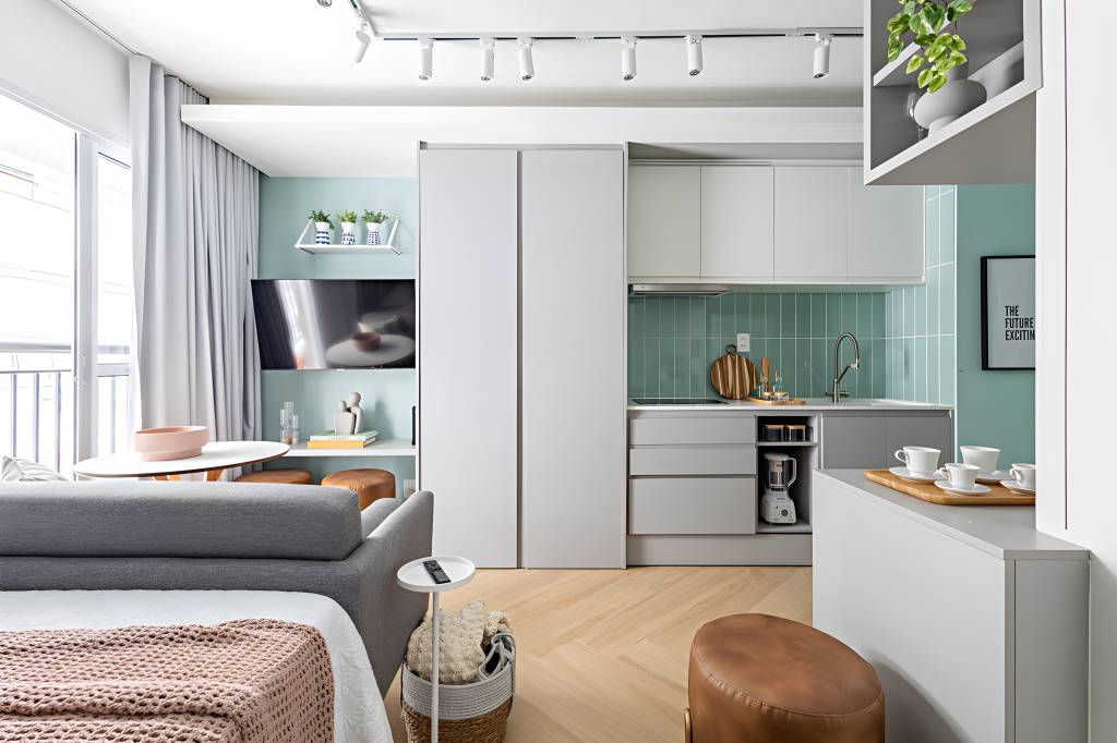 Microapê de 26 m² tem cozinha completa, home office e cantinho de café