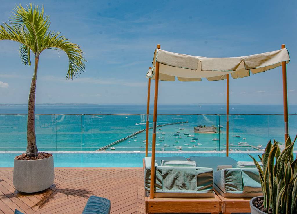 Rooftop do Fera Palace ganha nova decoração em tons de verde celadon