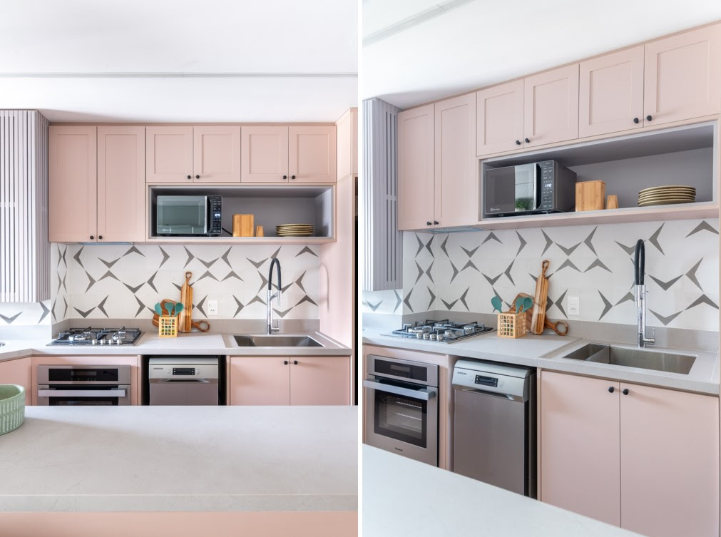 Rosa no décor: inspirações de home offices, cozinhas, quartos e banheiros! Projeto de Mari Milani. Na foto, cozinha com marcenaria rosa clara, backsplash de azulejos geométricos.