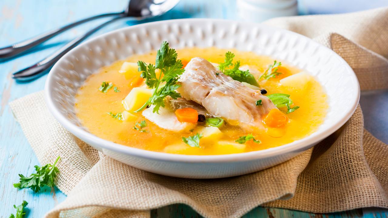 Receita: aprenda a fazer bacalhau com legumes