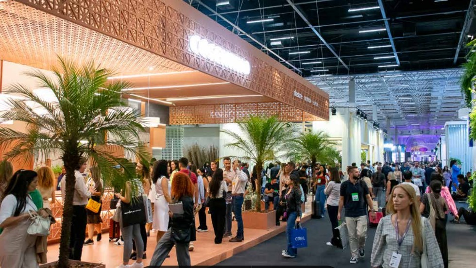 Expo Revestir 2024 terá mais de 300 expositores em 65 mil m²